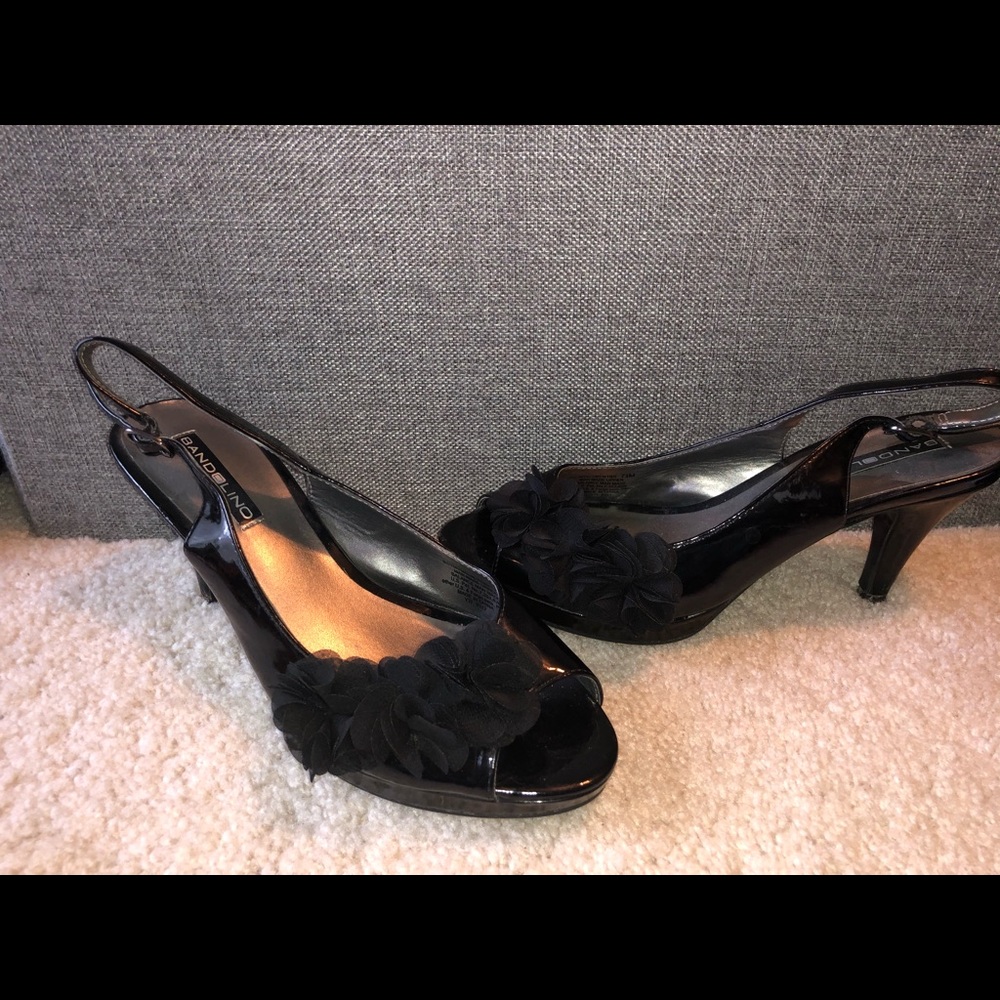 Cute little heels with fluffy accent!